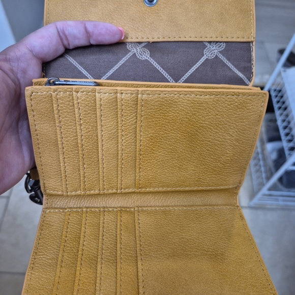 Nwt Wrangler Mustard Yellow Women's Wallet - Picture 8 of 10